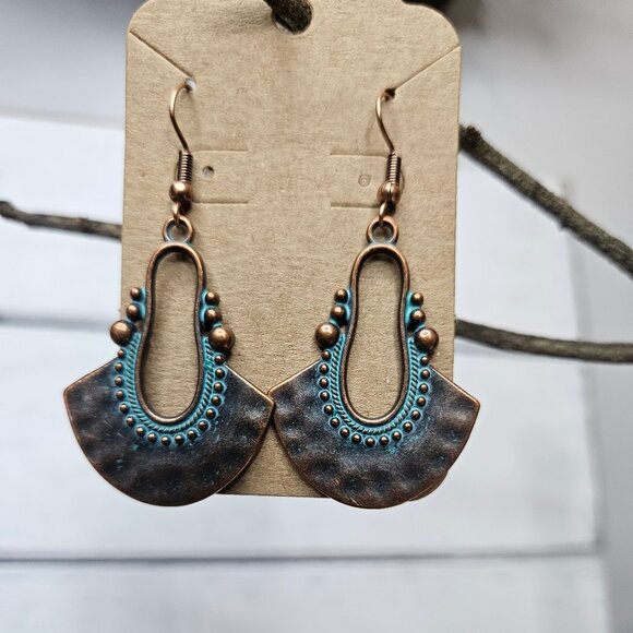 Boho Chic Hammered Antiqued Copper Dangle Earrings - Picture 2 of 4
